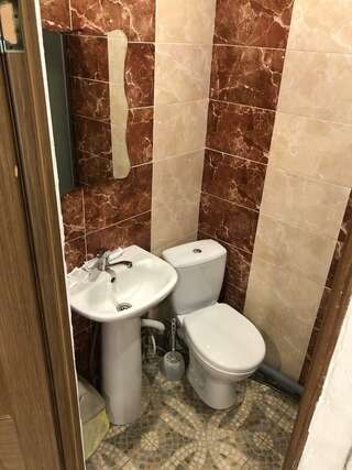 Гостиница Старый замок Ангарск Номер стандарт с 1 двуспальной кроватью-2