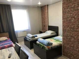 Гостиница Старый замок Ангарск Номер стандарт с 3 односпальными кроватями-2